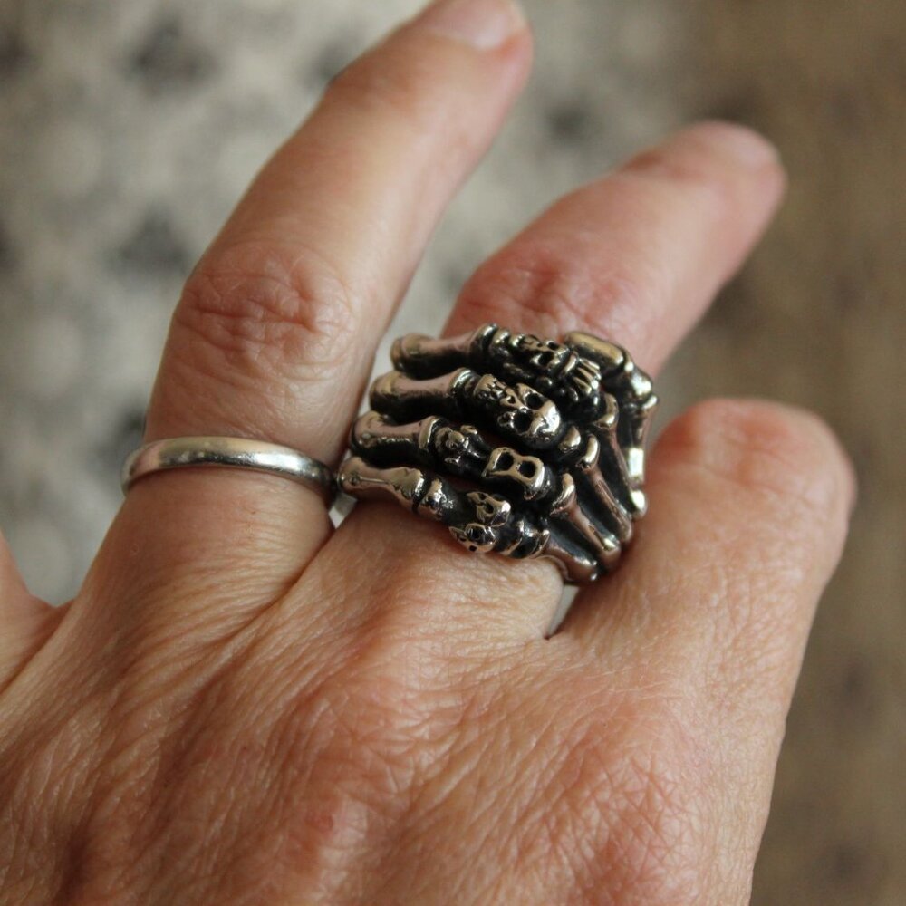 Gothic Statement Ring, Skeleton Hand and Fingers, Size approx 6.5-7 - Picture 10 of 10